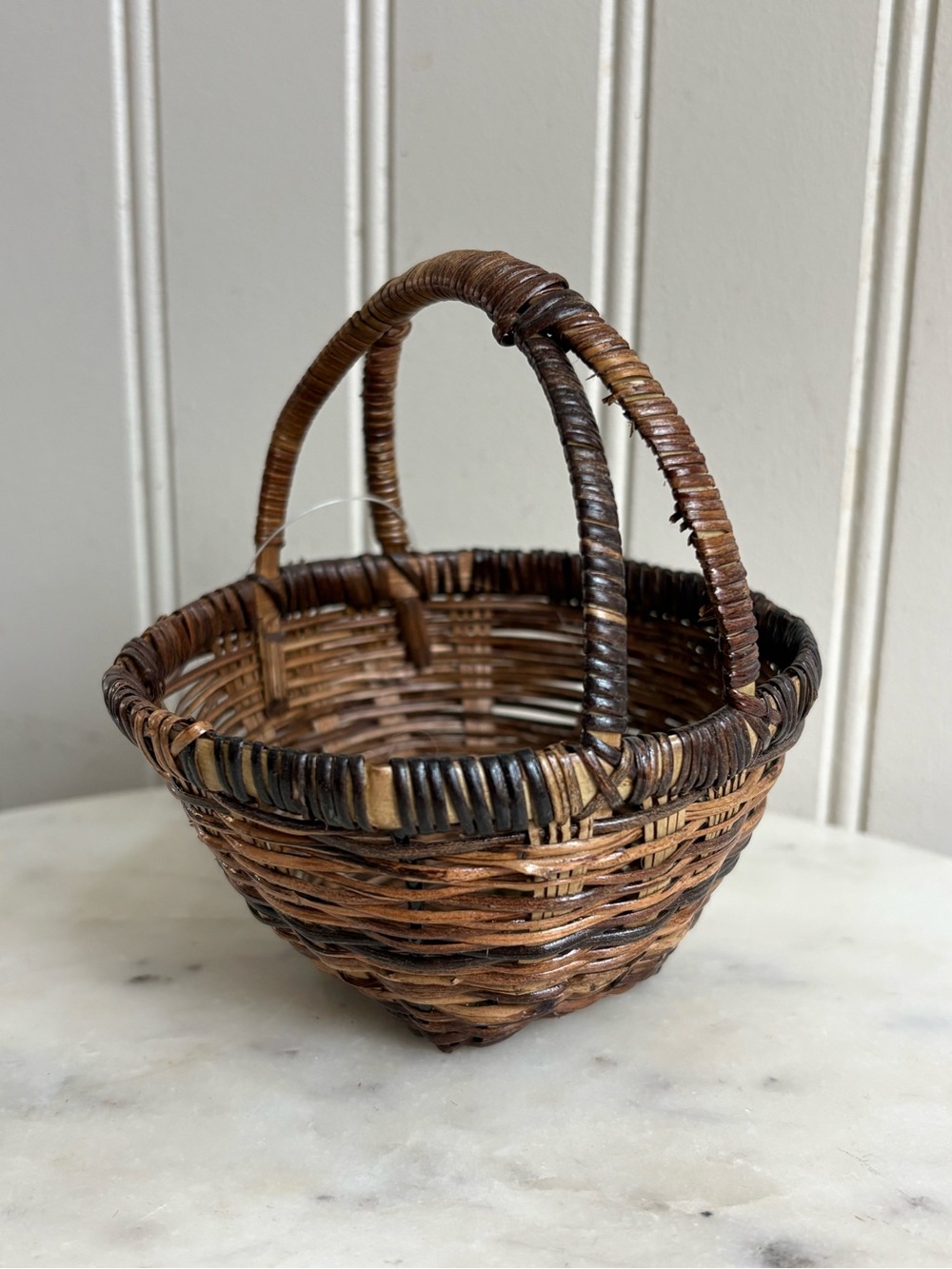 NEW Vintage Small Woven Basket Brown VTG Farmhouse Country Cottagecore Primitive